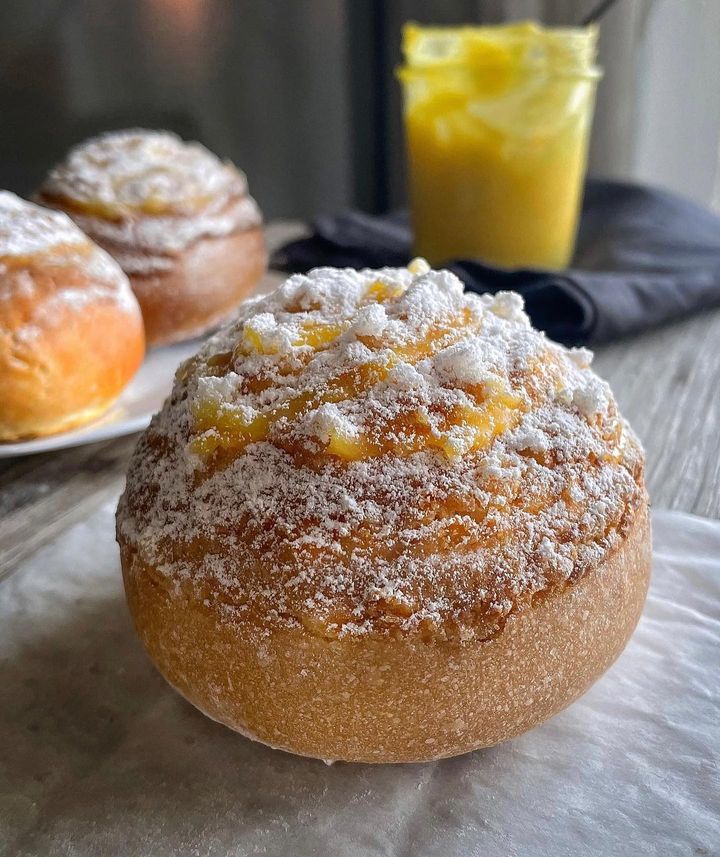 Qualche giorno fa ho ritrovato tra i miei appunti la ricetta di una brioche sfogliata 