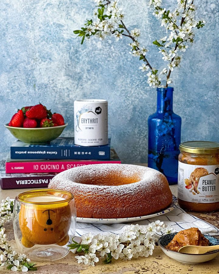 La colazione della domenica la faccio con una ciambella al burro di arachidi, senza glutine 