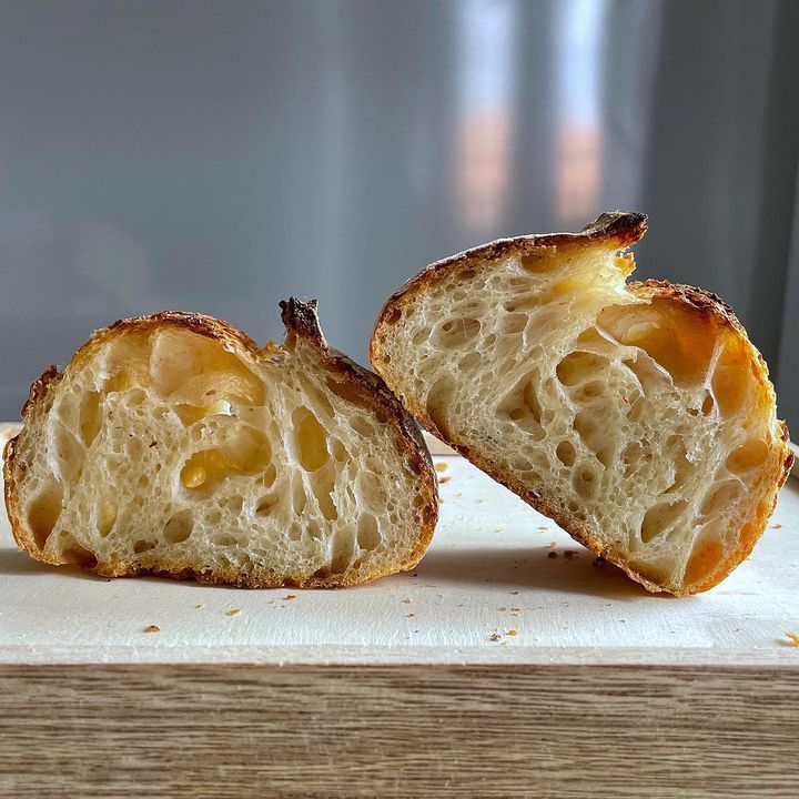 Amore ripagato❤️ pasta madre solida, idro 80%, semola rimacinata locale di grano duro al 40%, 